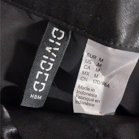 DIVIDED! SUPER ELEGANT BLACK SATIN LONG SLEEVE BUTTON FRONT SHIRT, BLOUSE! SZ M - Picture 7 of 9